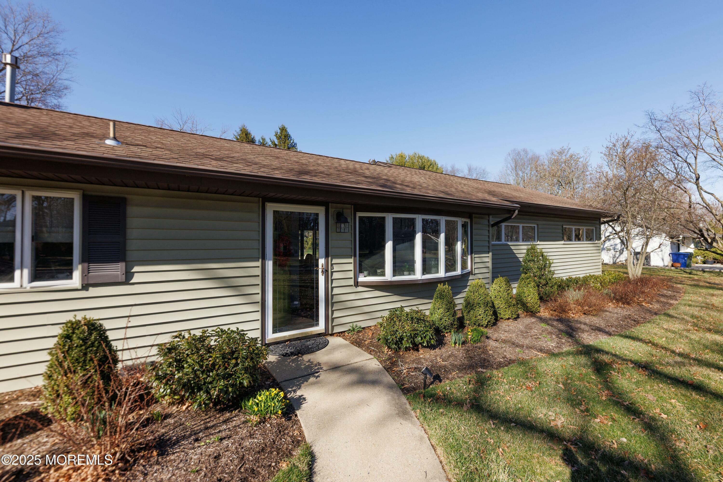 15 Branford Circle  Tinton Falls NJ 07724 photo