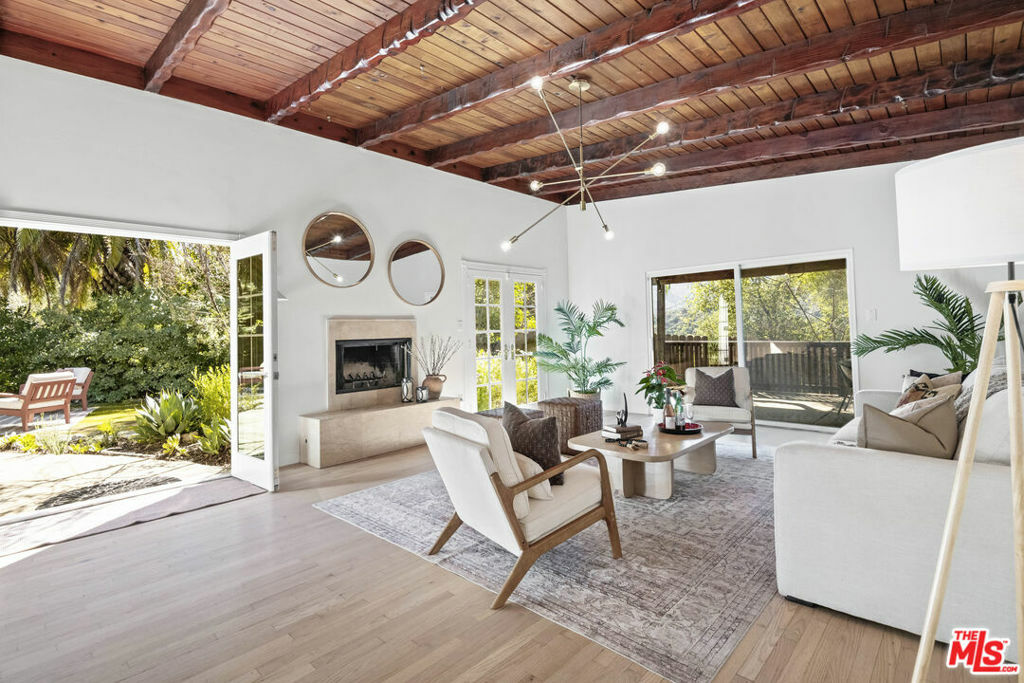 Property Photo: 1128 Canyon Trail CA 90290