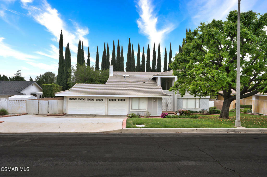 Property Photo: 19538 Celtic Street CA 91326