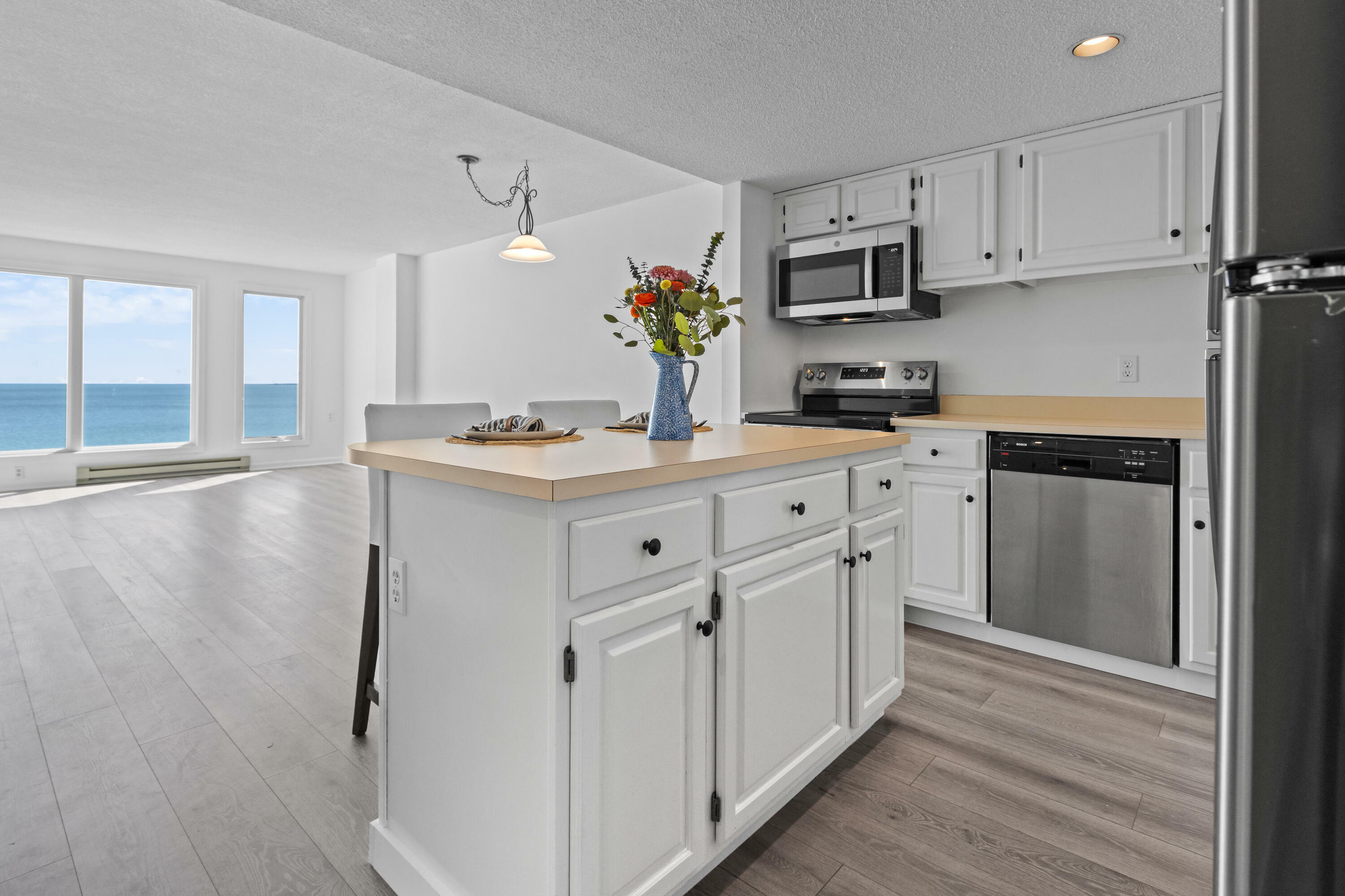 Property Photo: 1 Seacliff Avenue 7B ME 04064