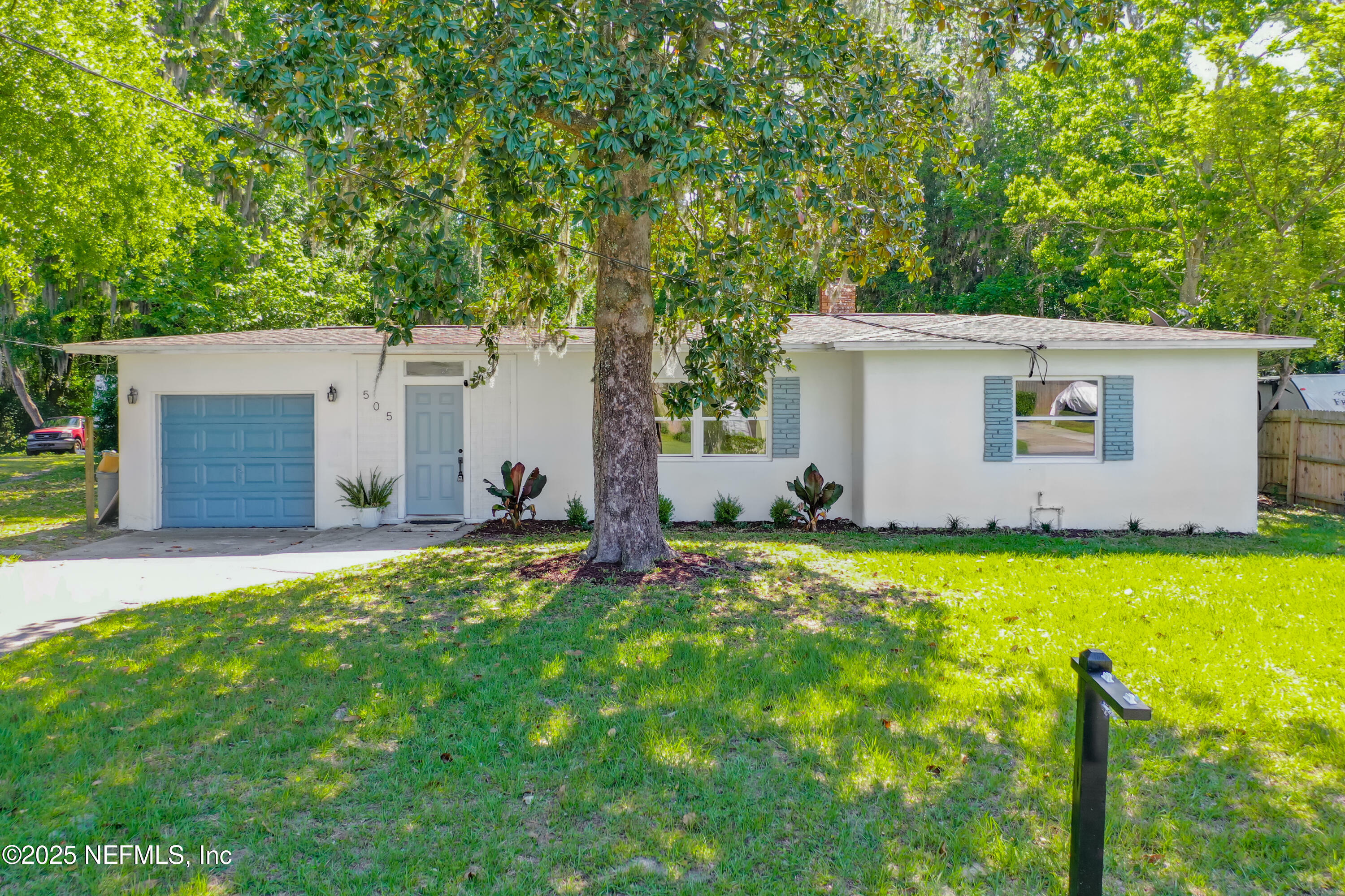 Property Photo: 505 Nightingale Road FL 32216