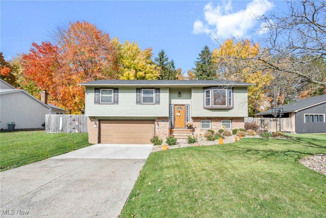 Property Photo: 3931 Buckingham Drive OH 44212