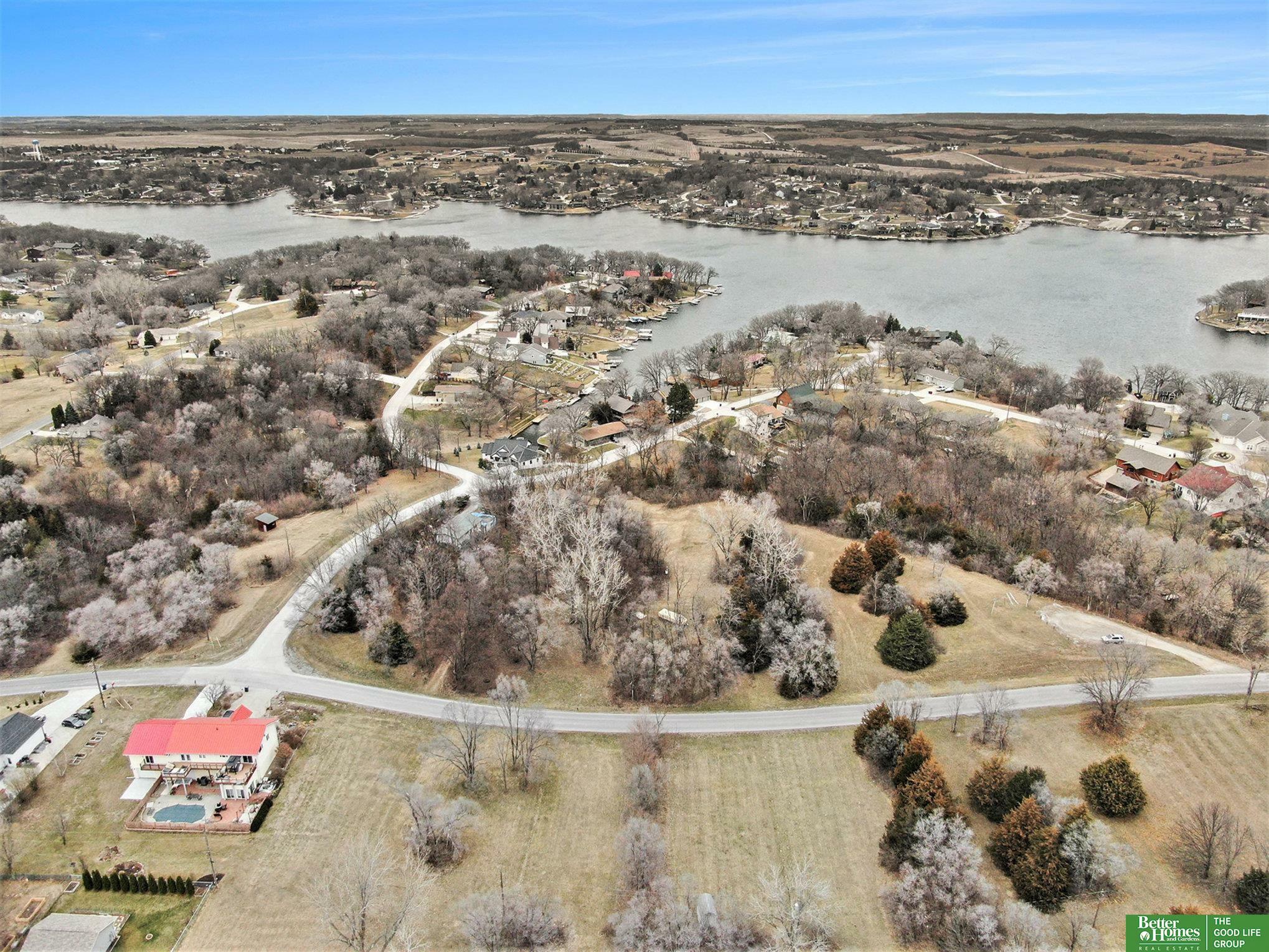 Property Photo: 2102 Beaver Lake Boulevard NE 68048
