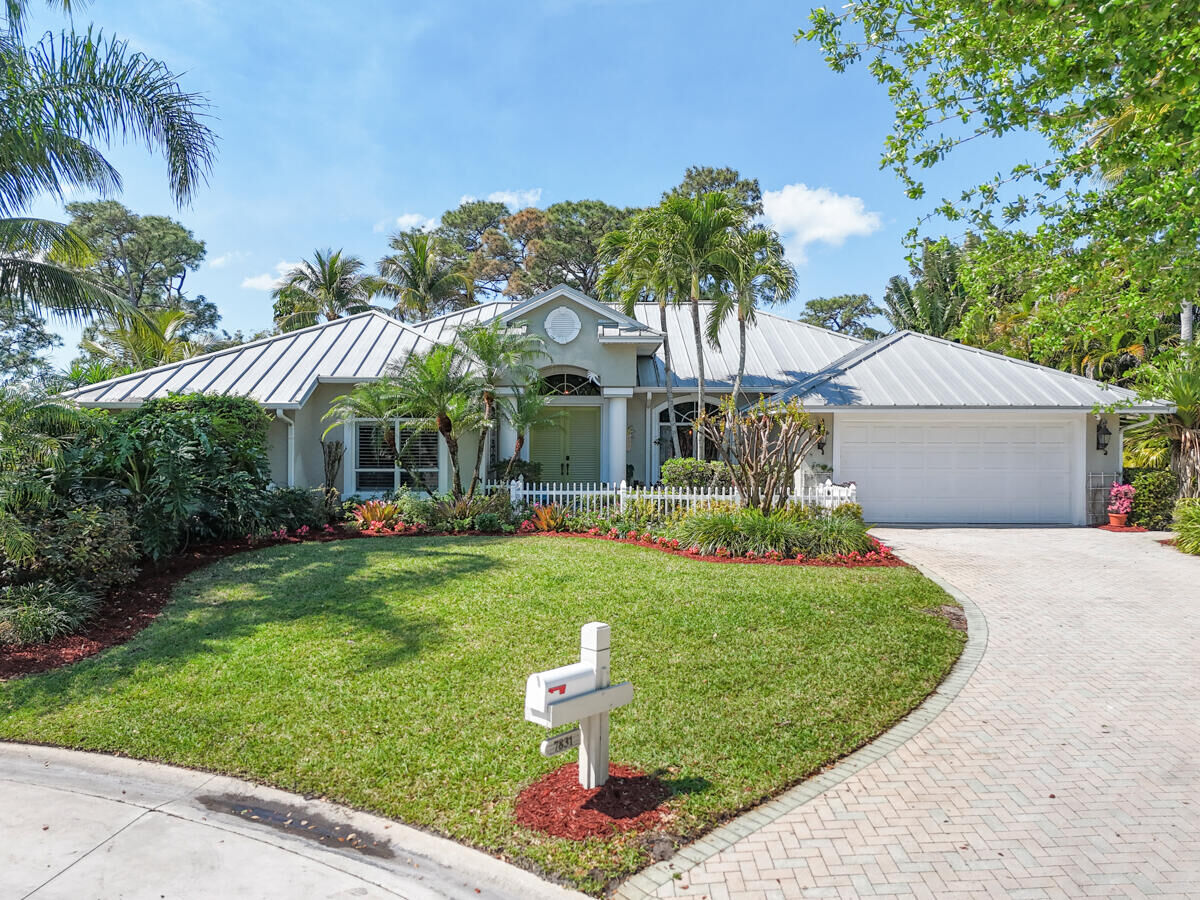 Property Photo: 7831 SE Windjammer Way FL 33455