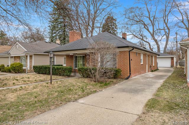 Property Photo: 7244 Fenton Street MI 48127