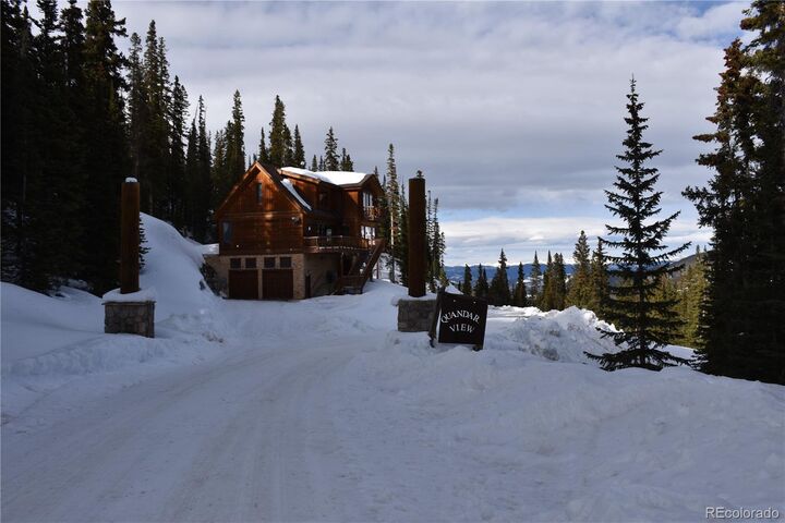 Property Photo:  404 Carroll Lane  CO 80424 