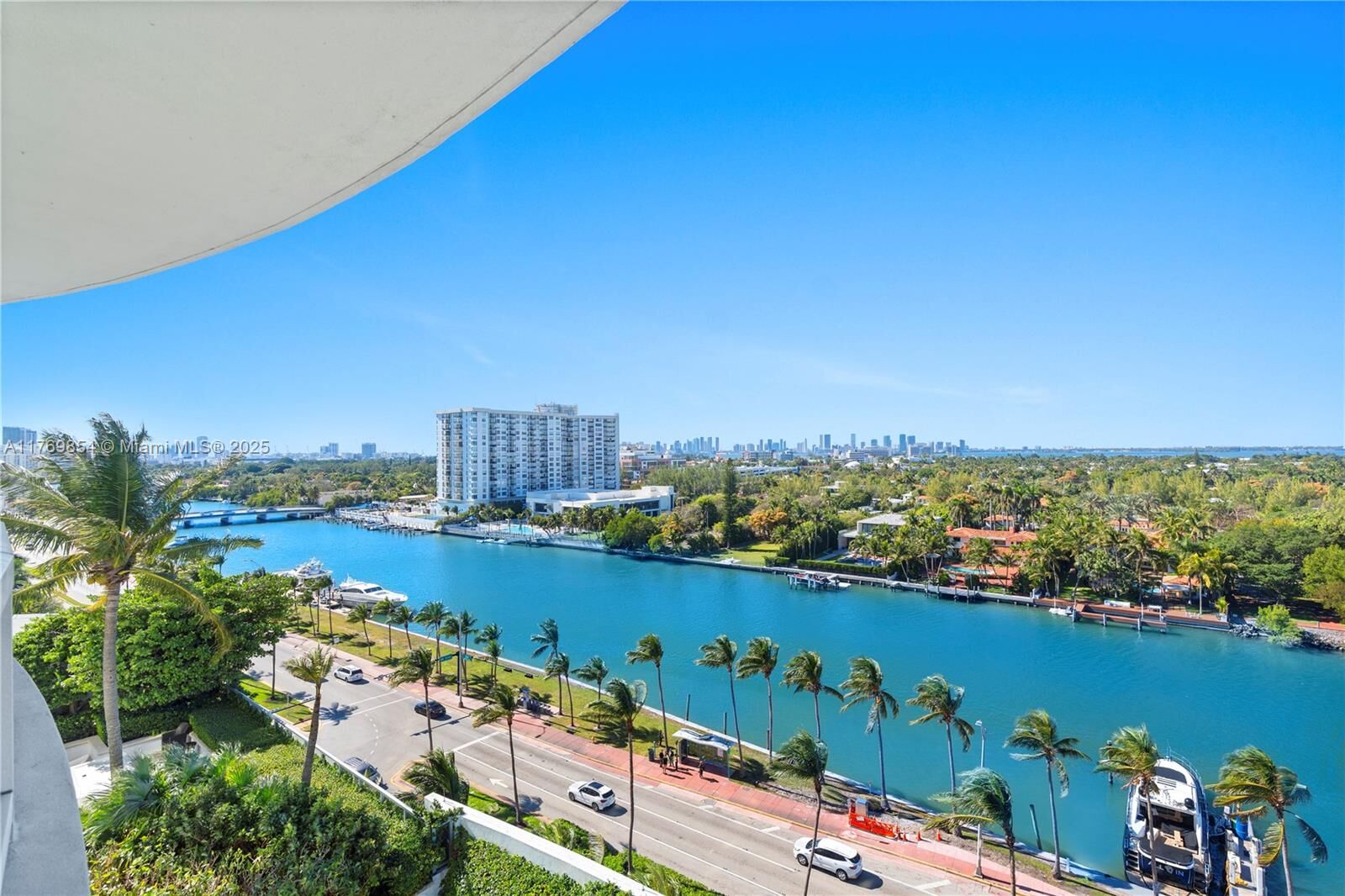 Property Photo: 4401 Collins Ave 1017 FL 33140