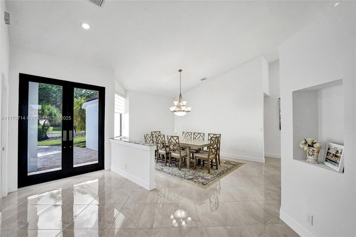 Property Photo: 2649 Nelson Ct FL 33332