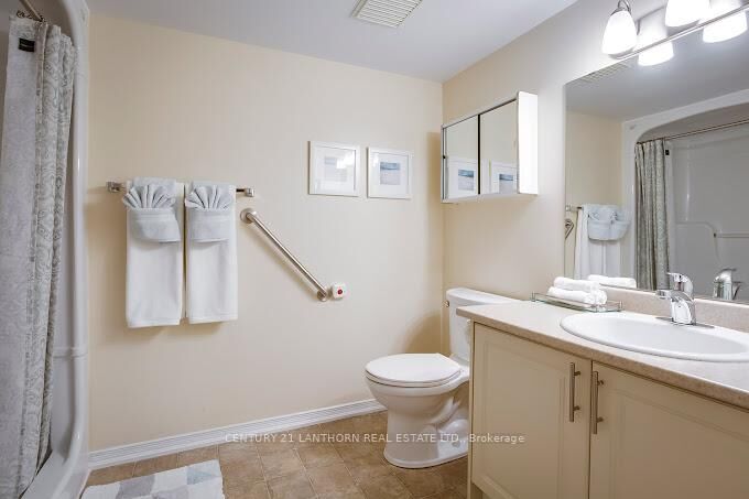 Photo de la propriété:  1056 Queens Avenue 510  ON L6H 6R3 