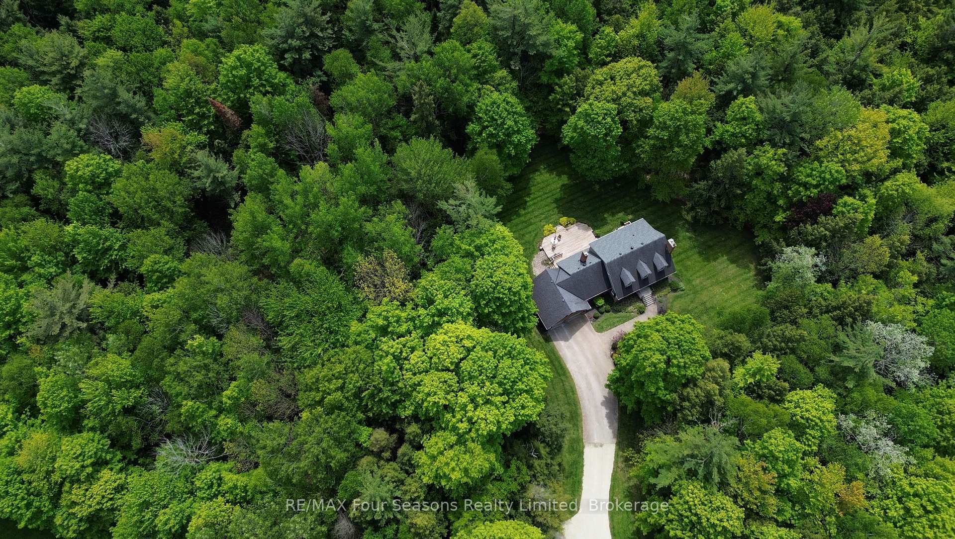 Property Photo: 6123 27/28 Nottawasaga Side Road ON L0M 1S0