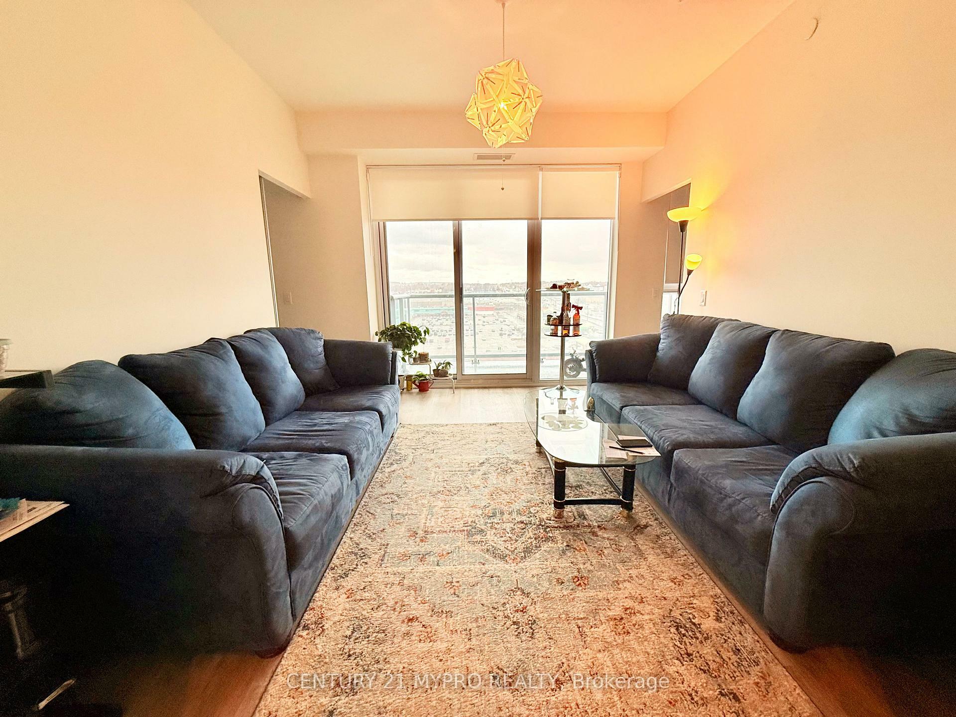 Property Photo: 185 Deerfield Road 1005 ON L3Y 0G7