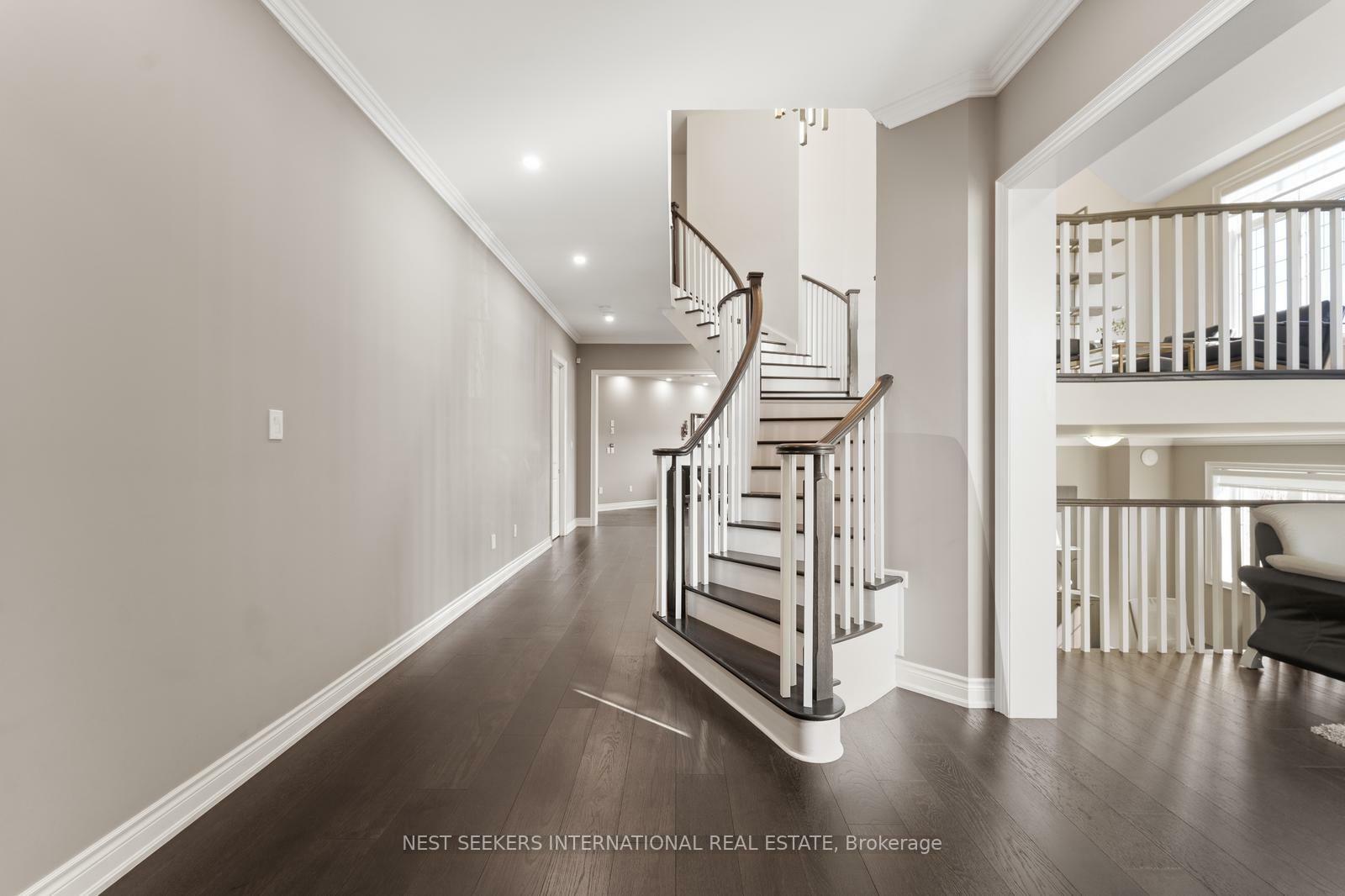 Property Photo: 44 Mahaffy Court ON L7B 0N8