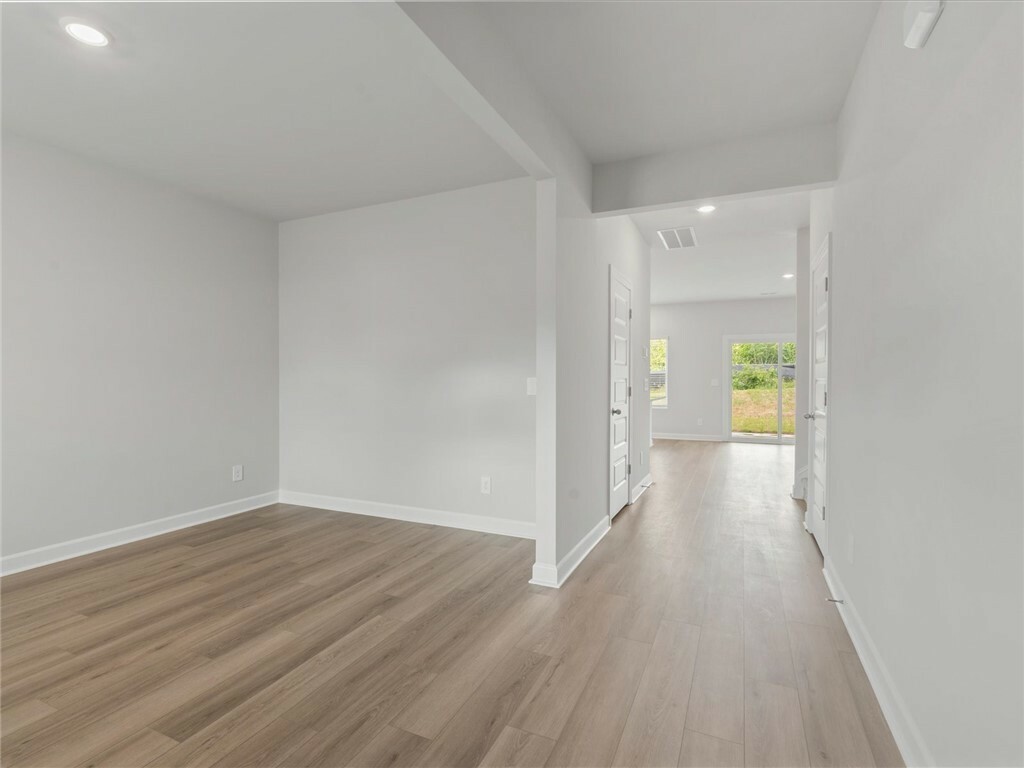 Property Photo: 215 Maxwell Drive SC 29642