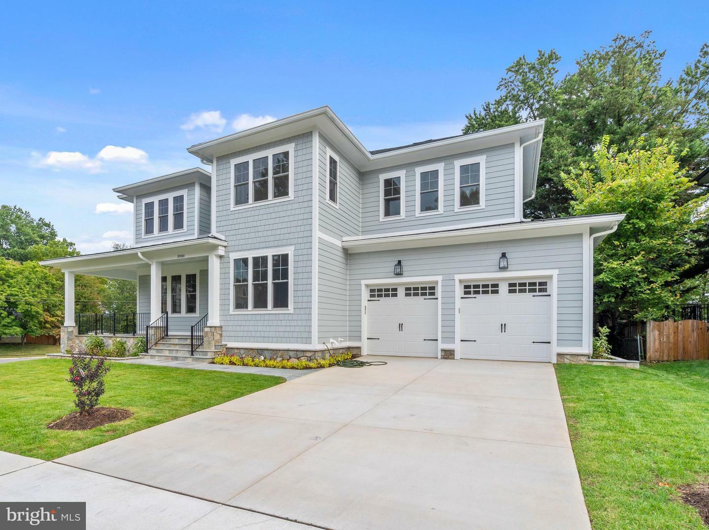 Property Photo: 5900 35th Street N VA 22207