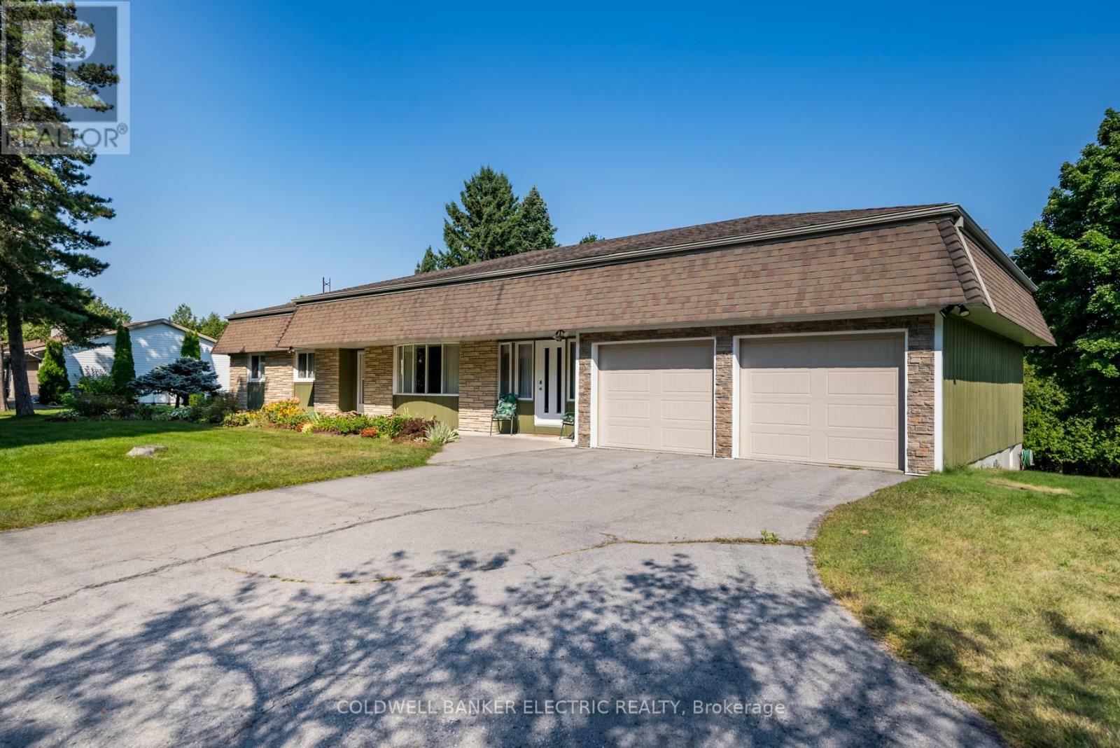 Property Photo: 2534 Sherbrooke Street West ON K9J 0E5