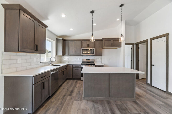 Property Photo:  944 E Valley St S  ID 83822 