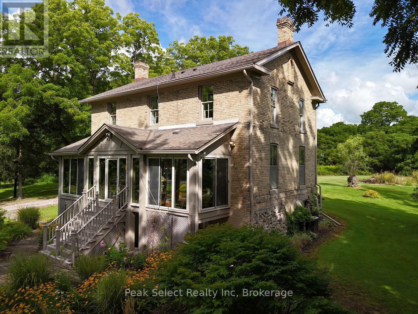 Property Photo: 1511 Gainsborough Road ON N6H 5L2