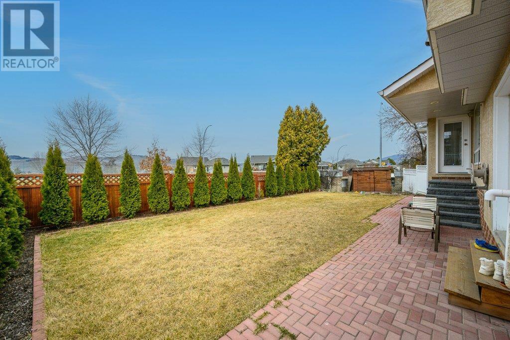 Property Photo: 974 Mt. Beaven Place BC V1B 2Y8