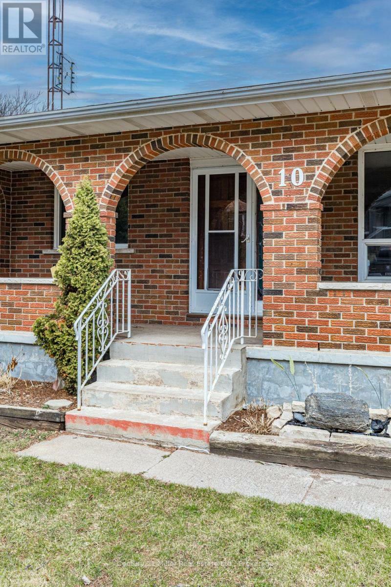 Property Photo: 10 Dundas Crescent ON L2T 1T3
