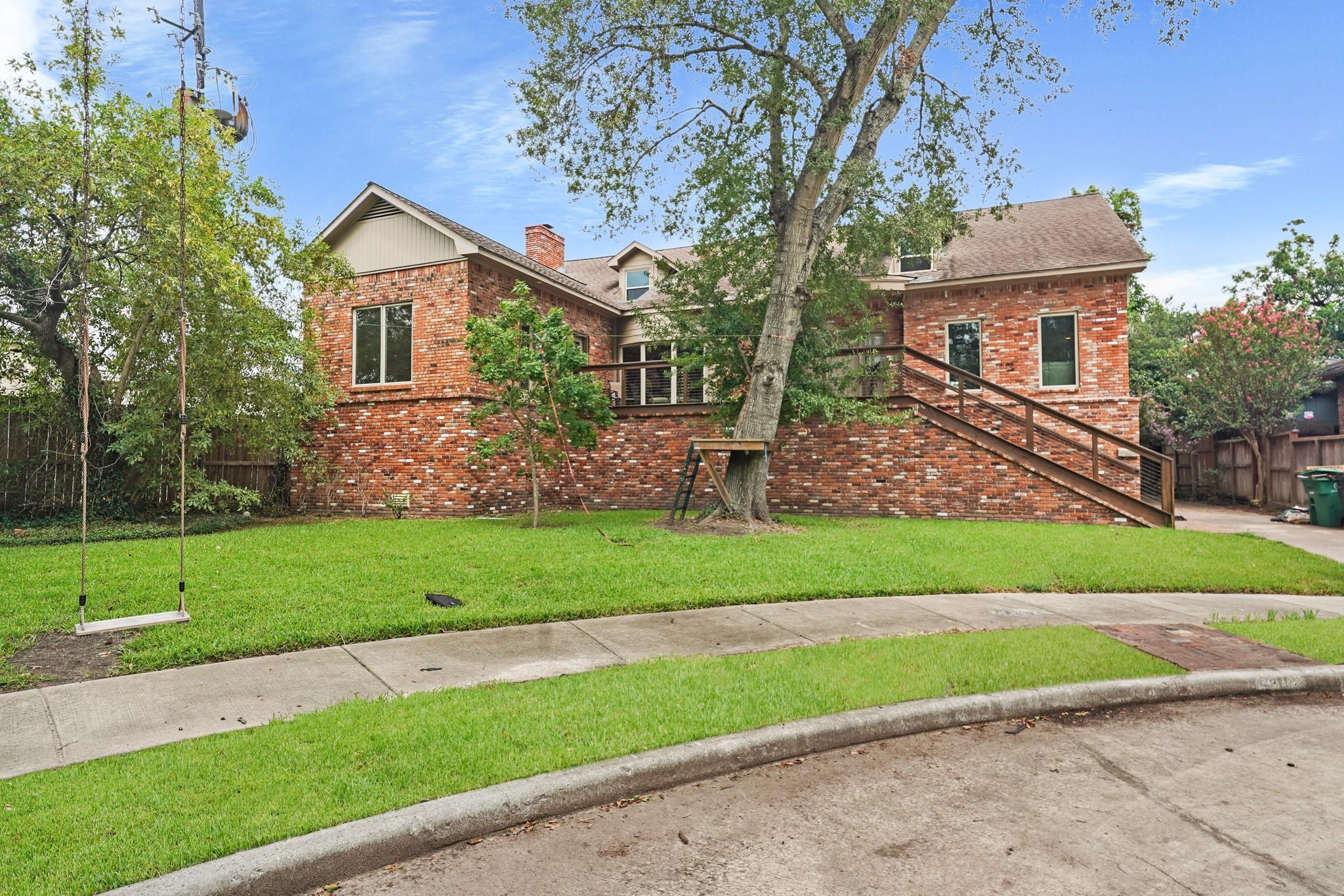 Property Photo: 9703 Oasis Drive TX 77096