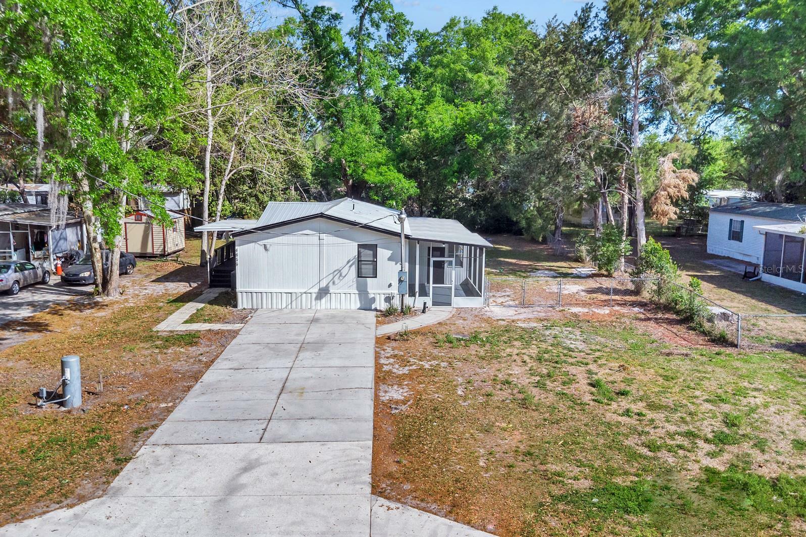 Property Photo: 4855 SE 145th Place FL 34491