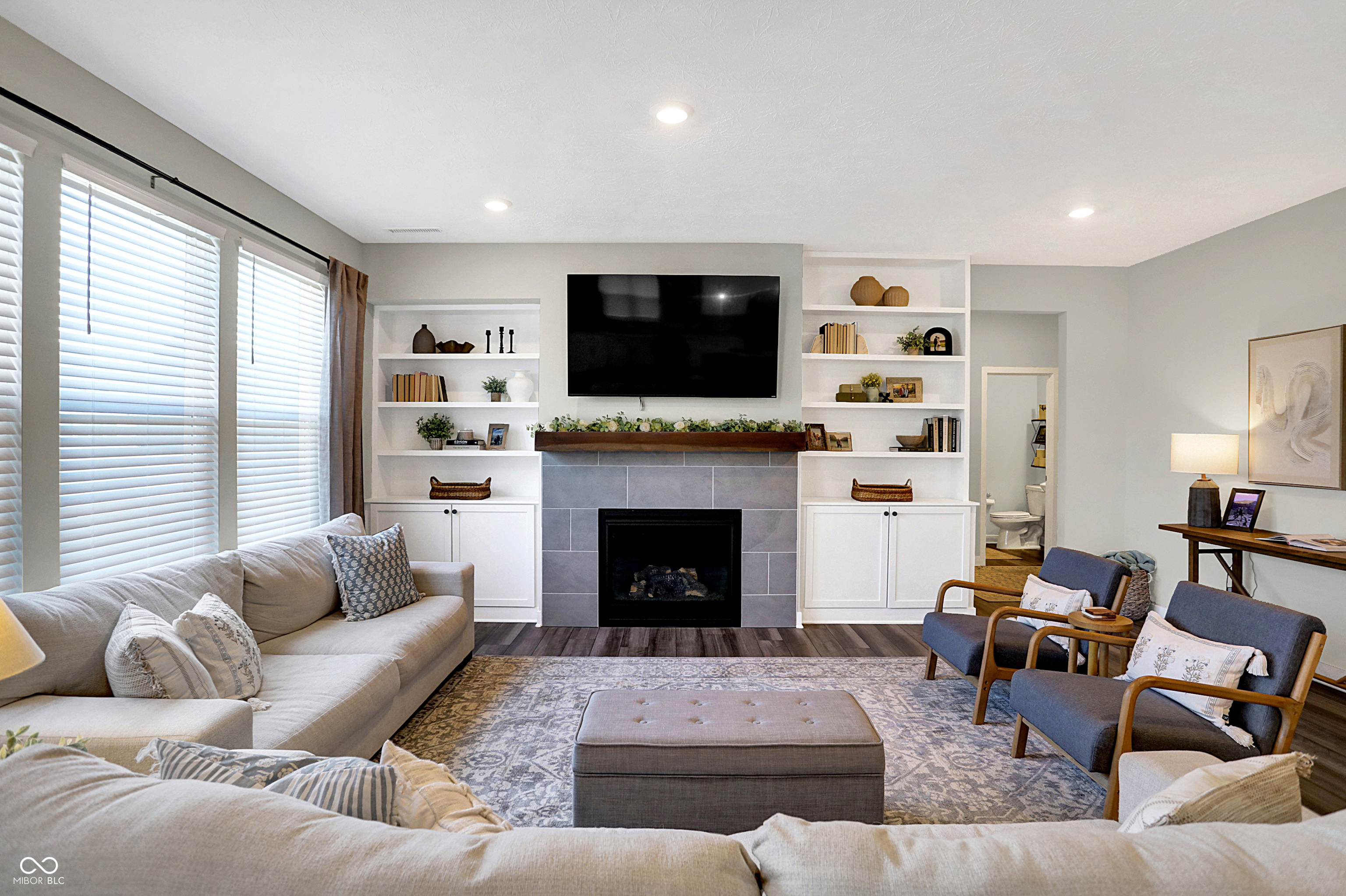 Property Photo: 950 Edmonds Place IN 46143