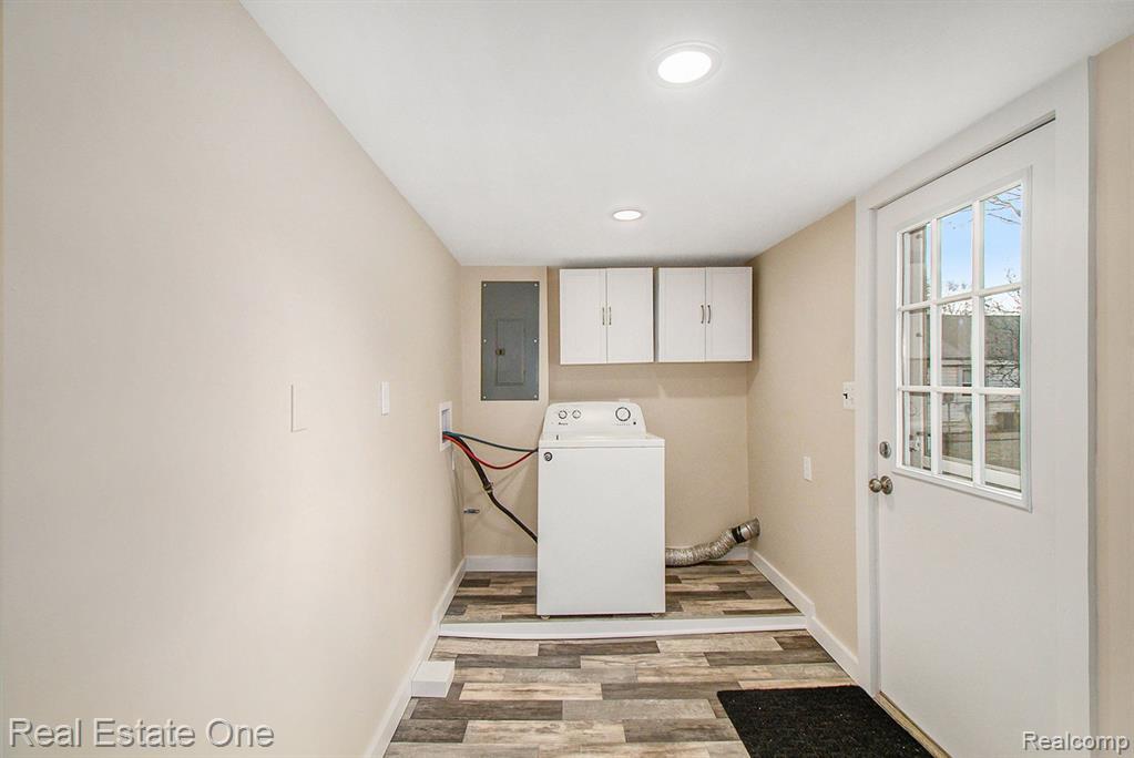Property Photo:  54 Division Street  MI 48371 4937 