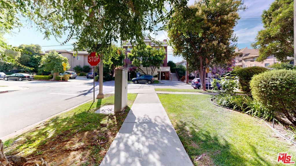 Property Photo: 14569 Benefit Street 102 CA 91403
