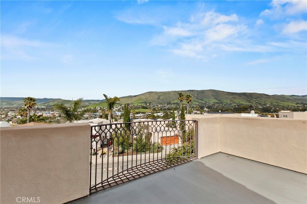 Property Photo: 505 Bluerock Drive CA 93401