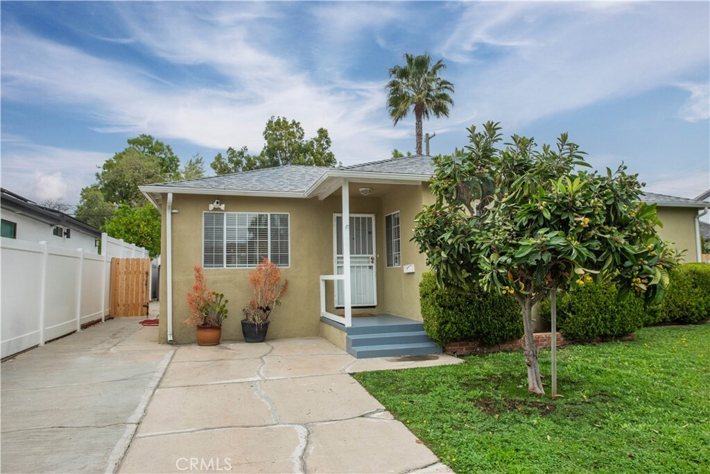 Property Photo: 17509 Martha Street CA 91316