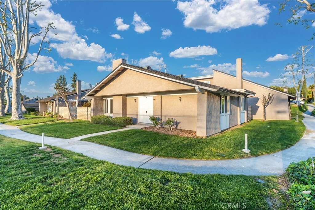 Property Photo: 11466 Benton Street CA 92354