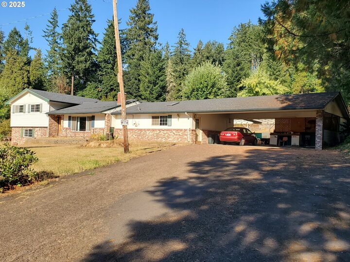 Property Photo: 36528 Cedar Hills Dr OR 97455