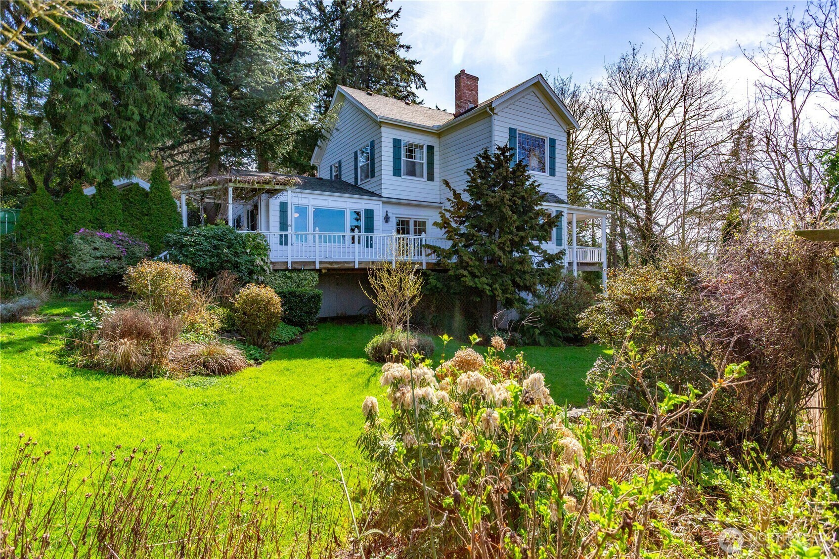 Property Photo: 405 S 7th WA 98274