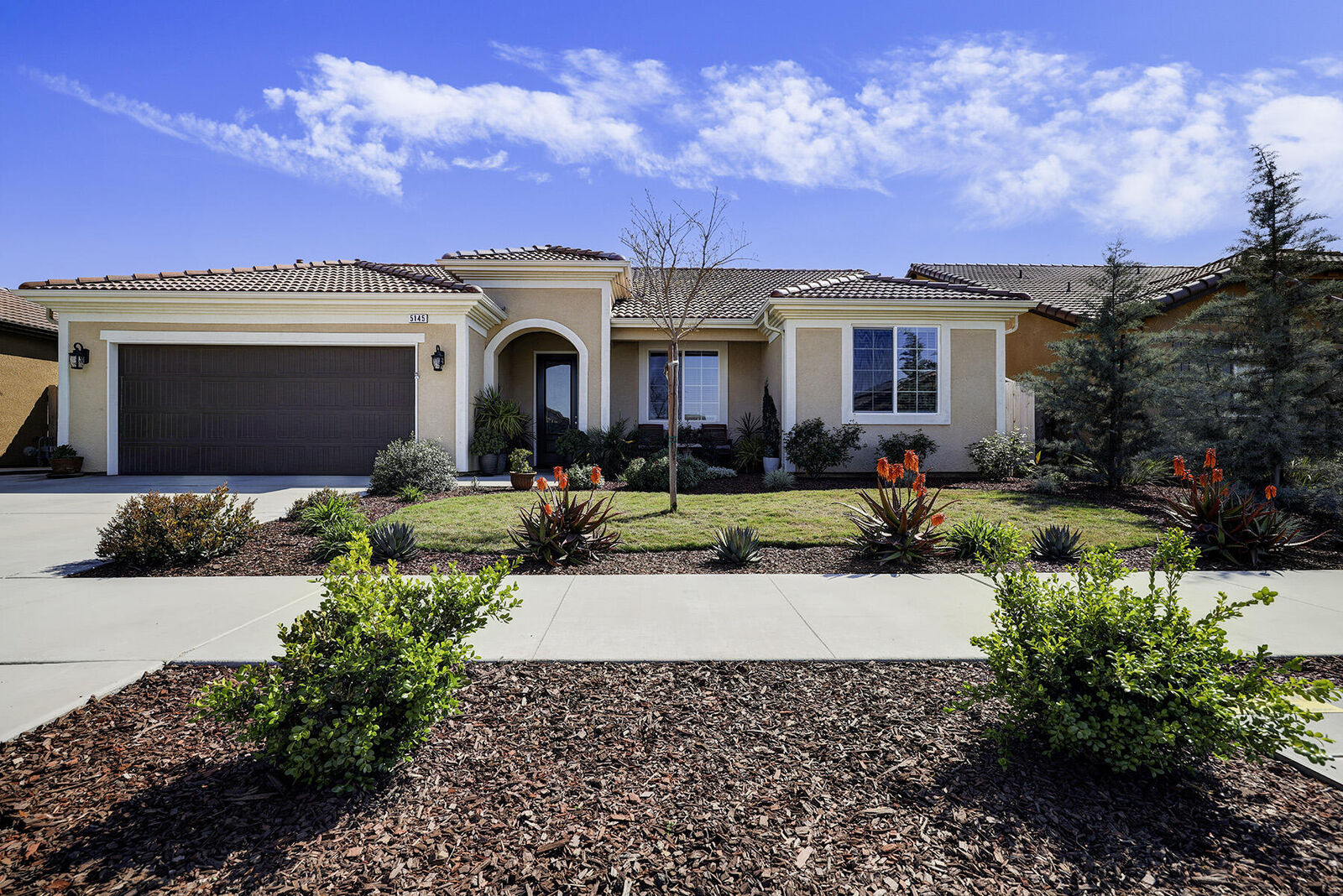 Property Photo:  5145 W Brooke Avenue  CA 93291 