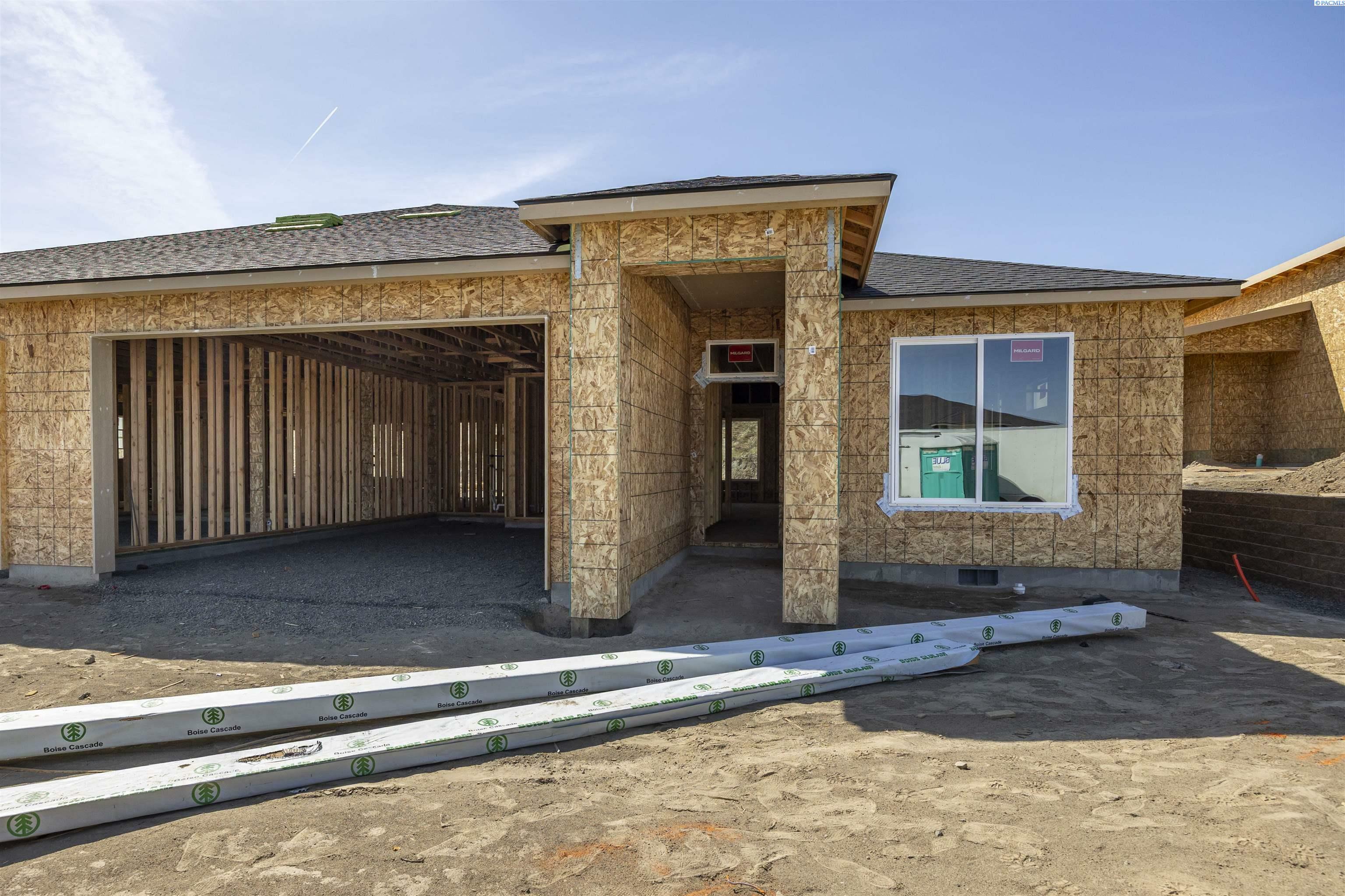 Property Photo: 3741 Nuthatch St WA 99352