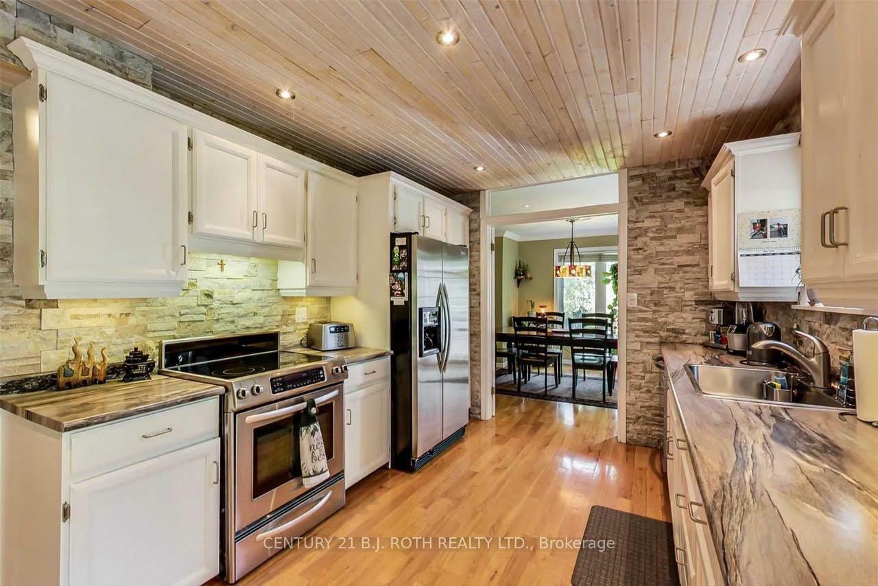 Property Photo: 1711 South Porcupine Avenue 3 ON L9S 1S6
