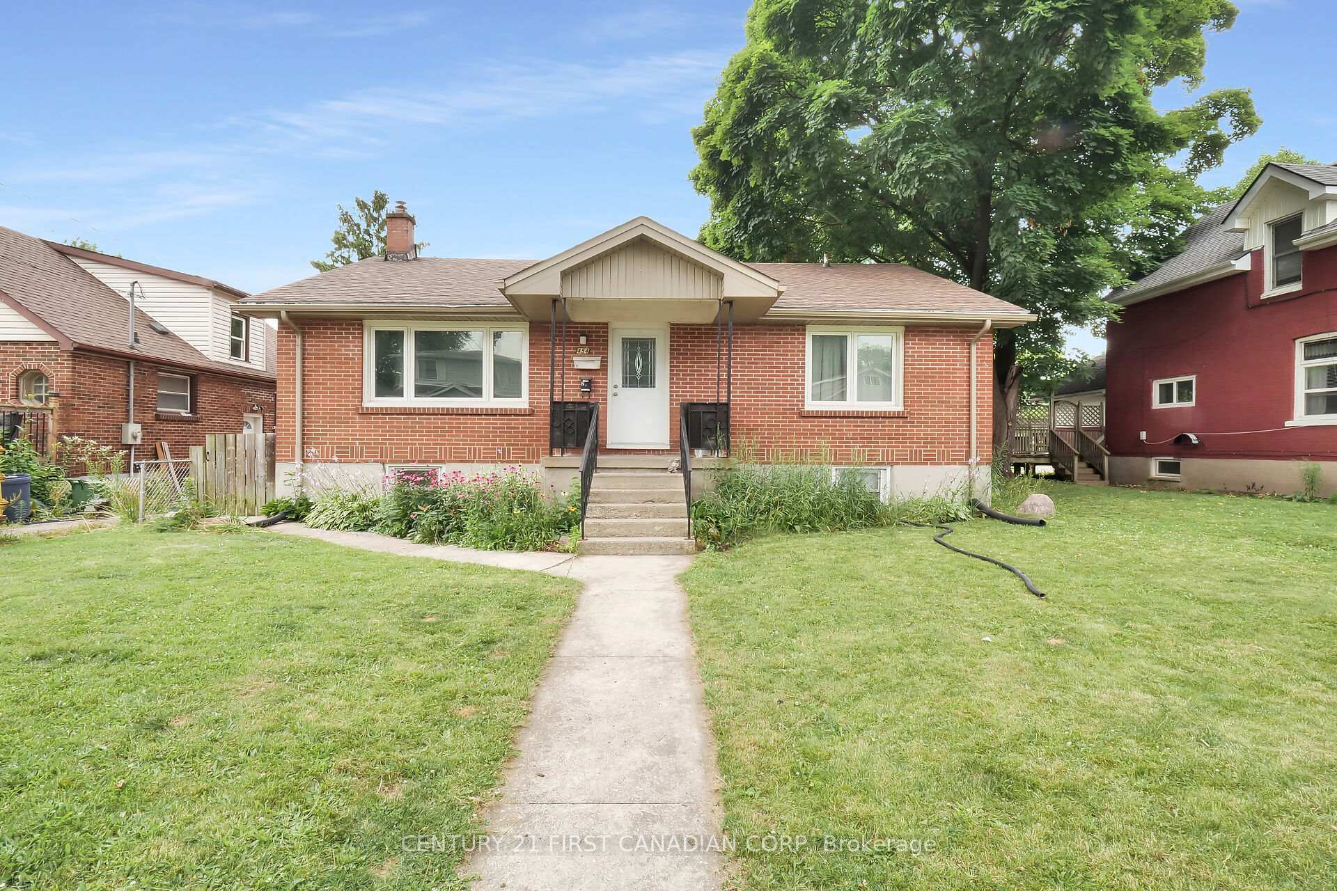Property Photo: 454 Salisbury Street ON N5Y 3B2