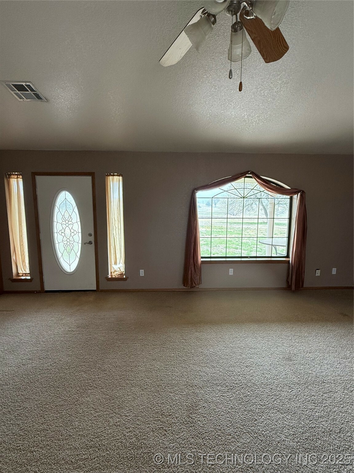 Property Photo: 2600 N McIntosh Circle OK 74023