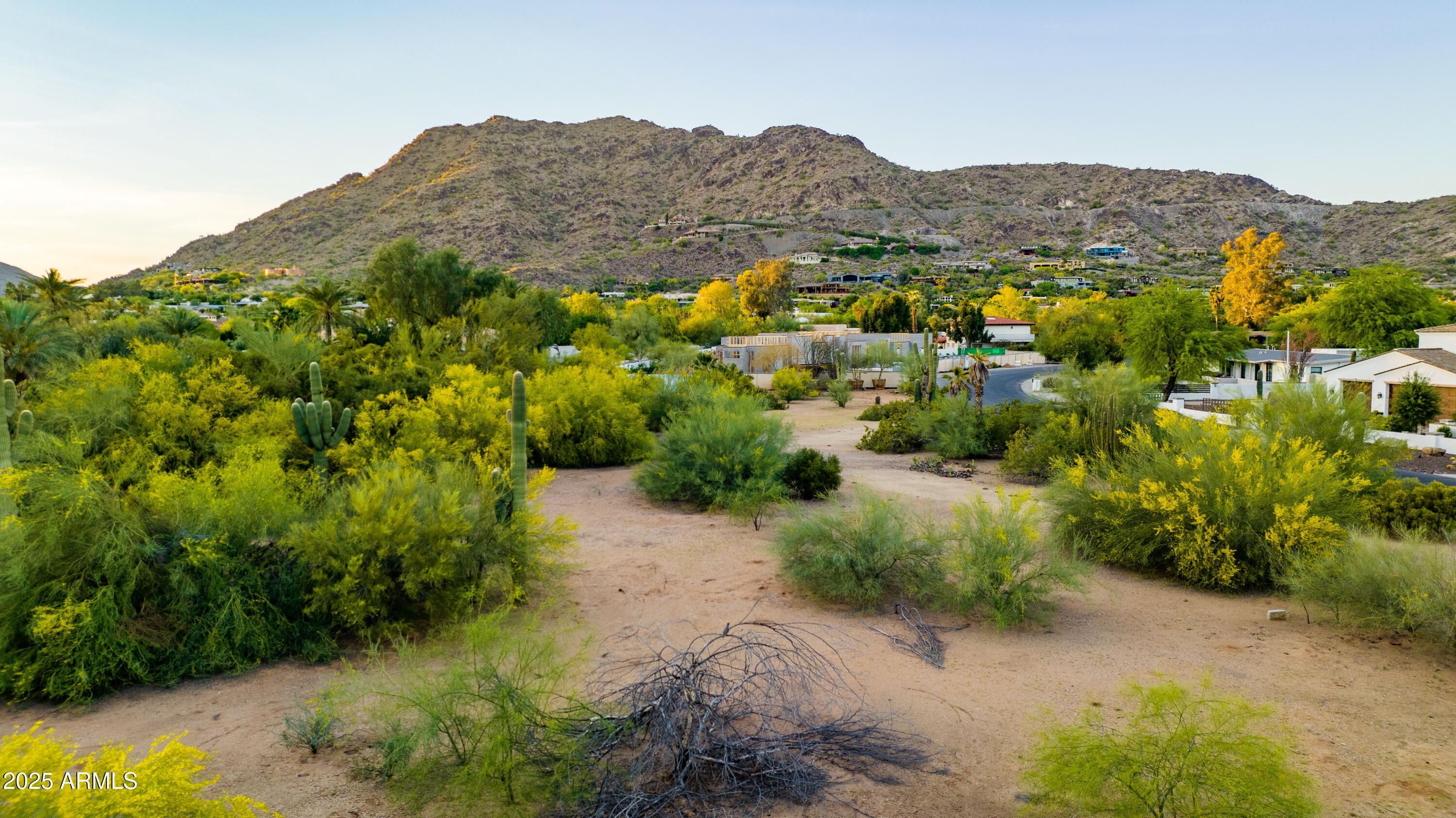 Property Photo: 5702 E Lincoln Drive 1 AZ 85253