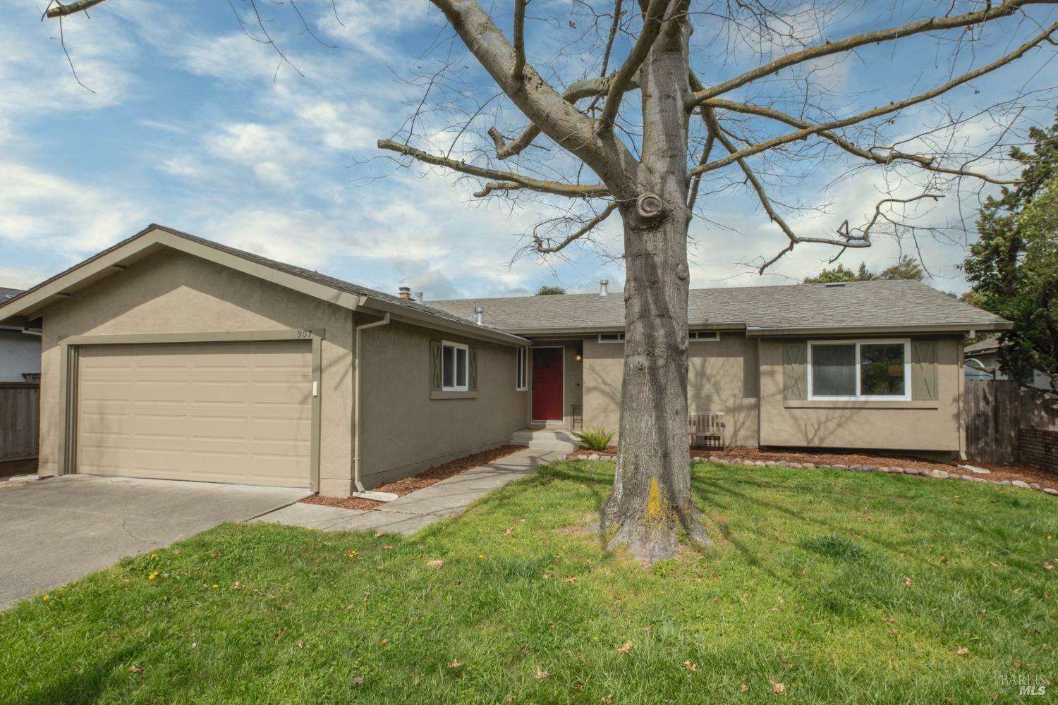Property Photo:  907 Cedarwood Lane  CA 94954 