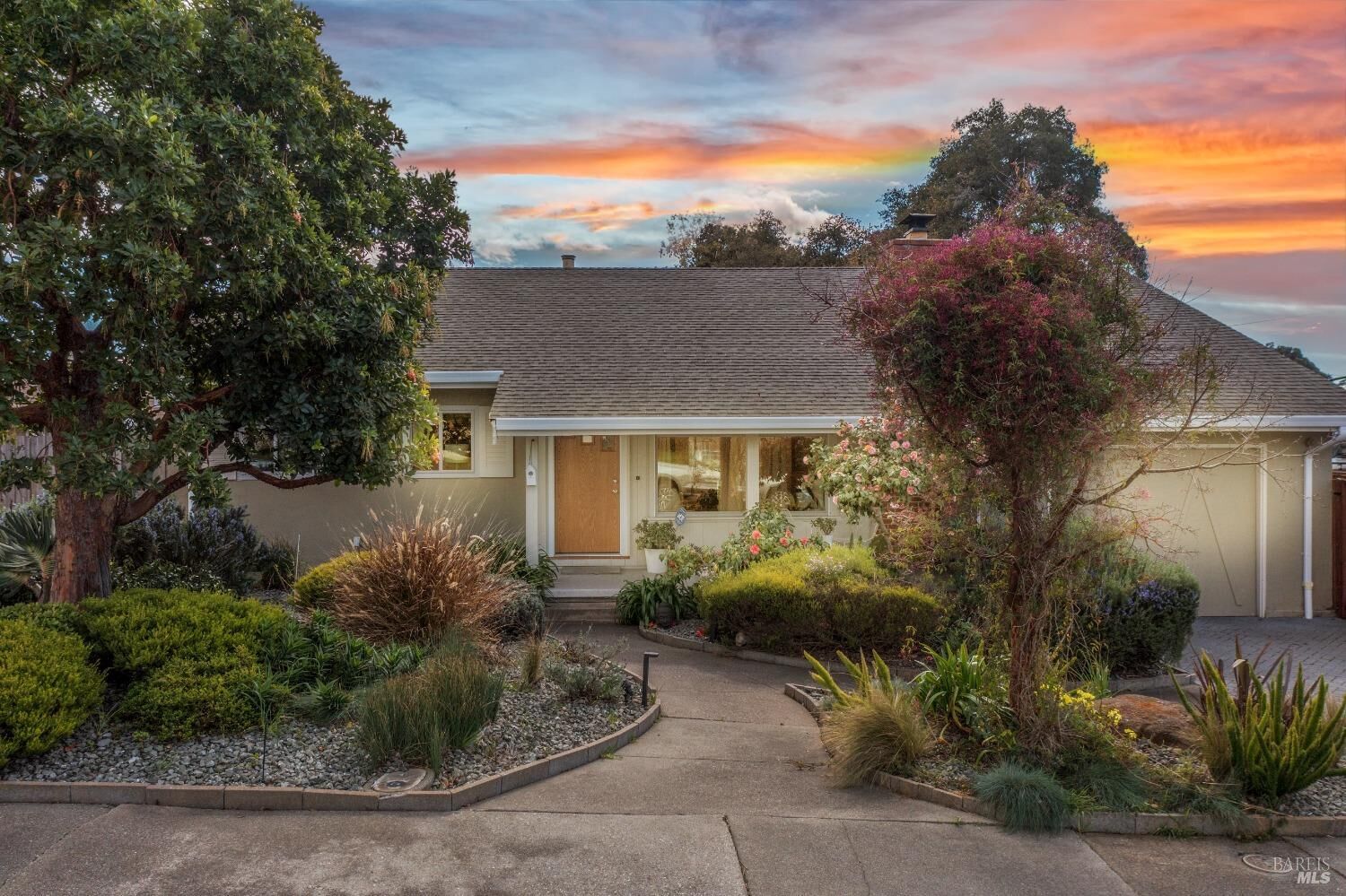 Property Photo:  241 Los Gatos Avenue  CA 94589 