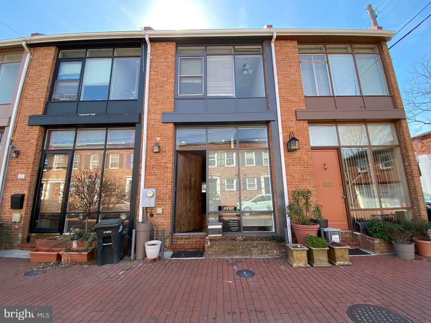 Property Photo: 603 Browns Court SE DC 20003