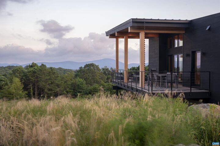 Property Photo: 410 Twelve Ridges Way VA 24483