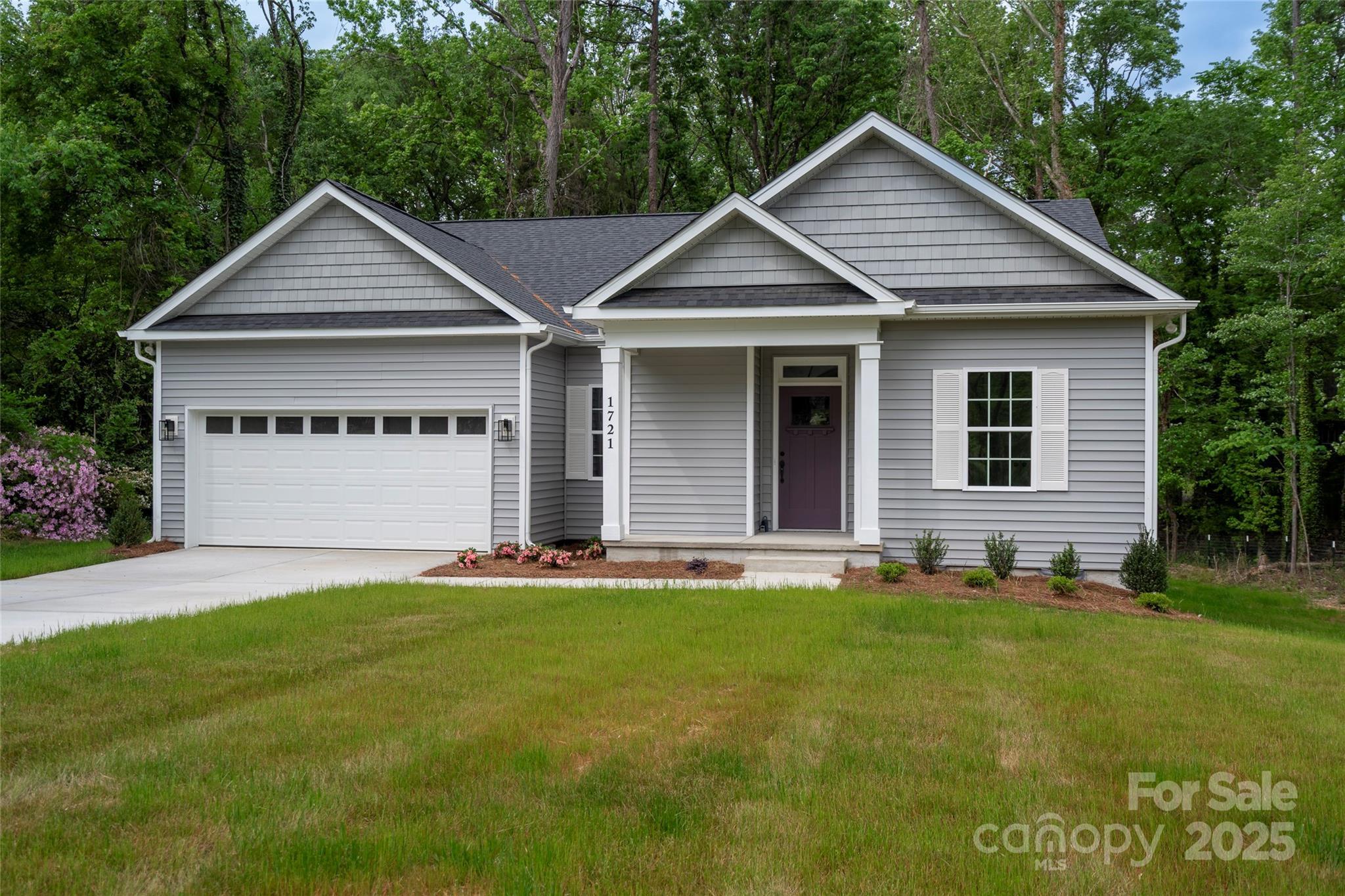 Property Photo: 1721 Balfour Lane NC 28216