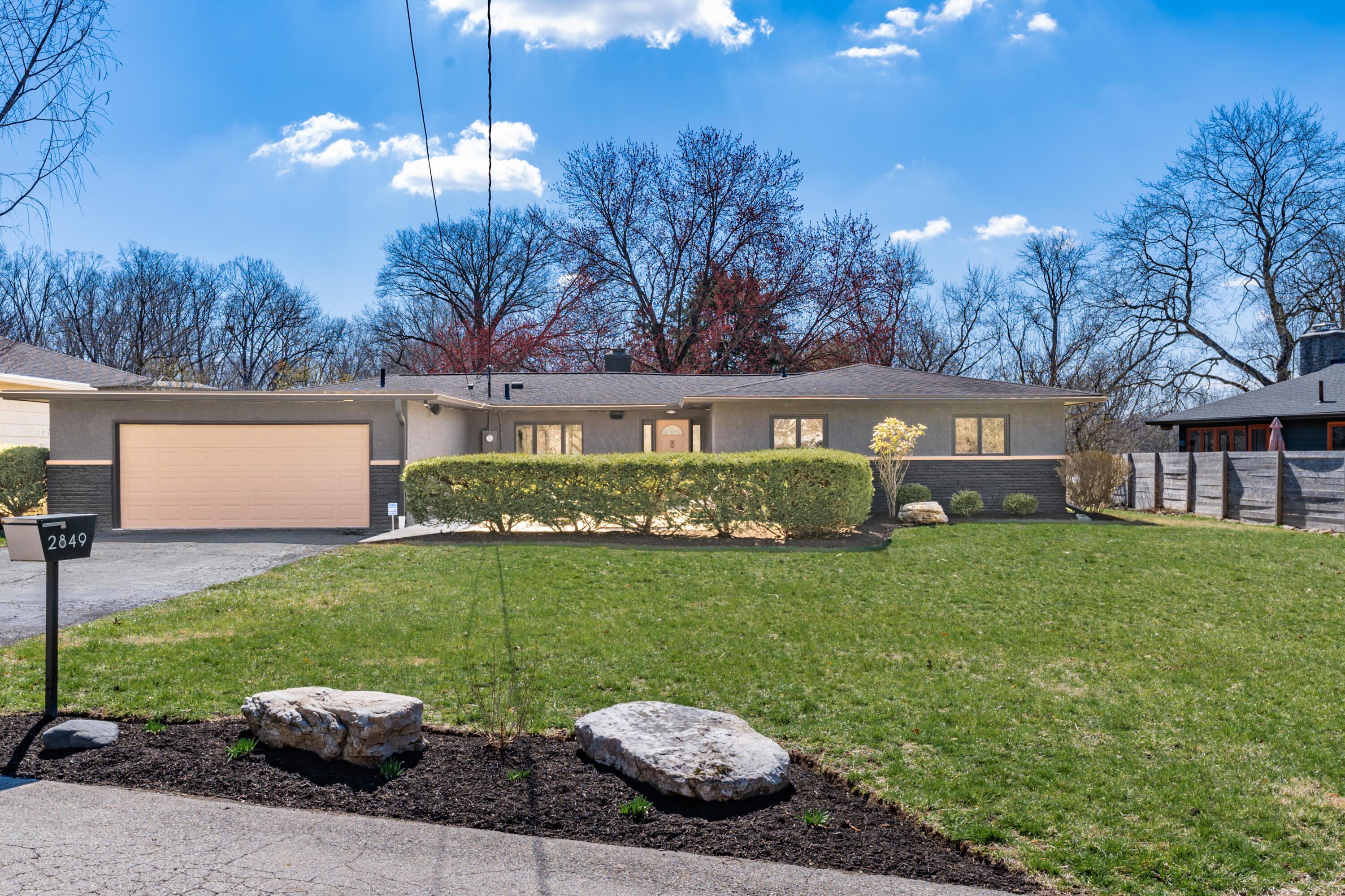 Property Photo: 2849 Canterbury Lane OH 43221