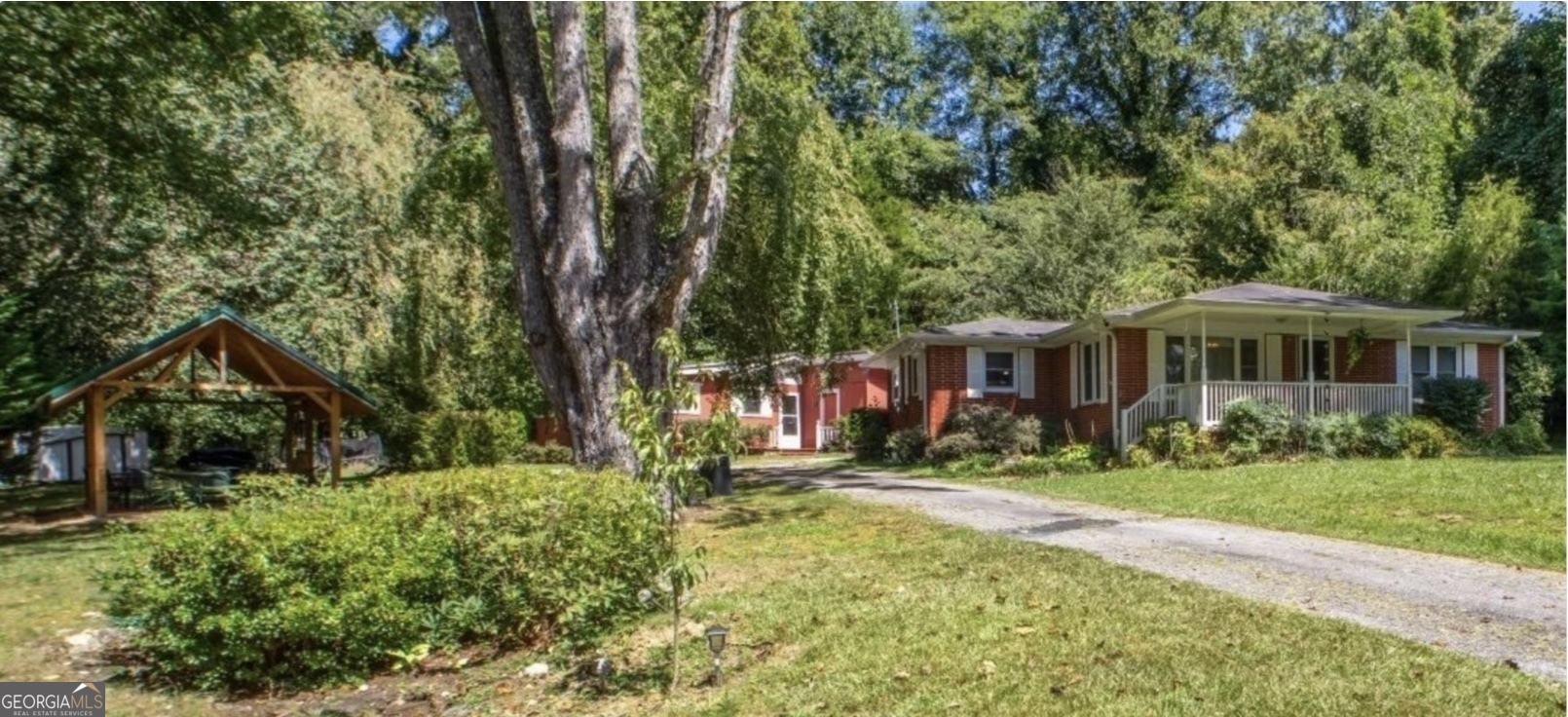 Property Photo: 256 Black Rock Mountain Parkway GA 30525