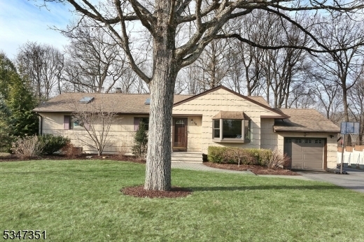 Property Photo: 76 Catherine Ct NJ 07456
