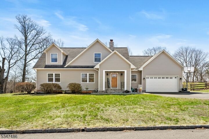 37 Maple Ter  Millstone Boro NJ 08844 photo