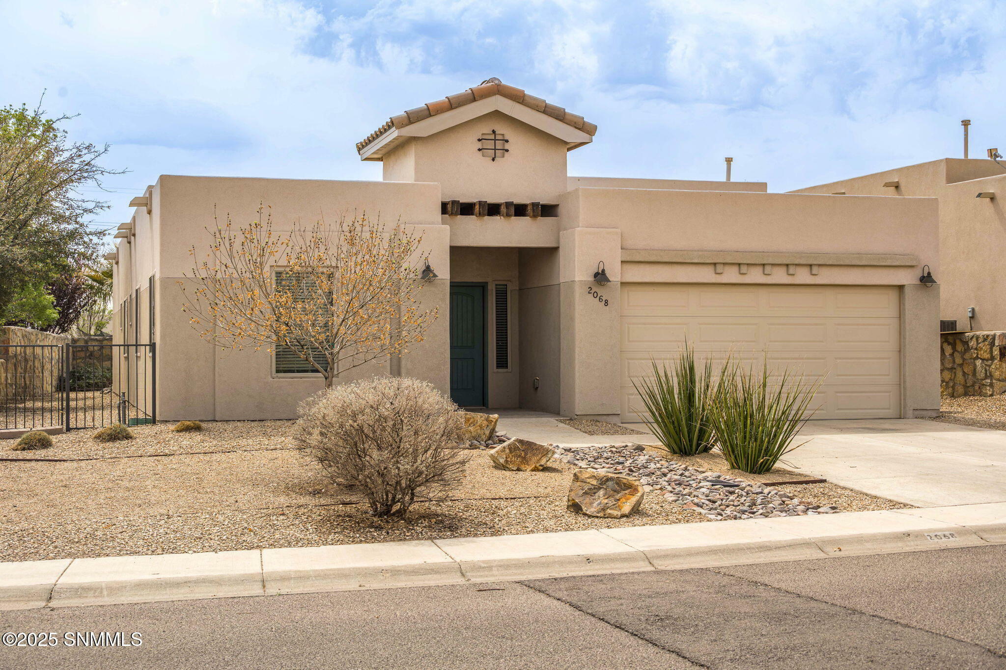 Property Photo: 2068 E Villa Napoli Loop NM 88011