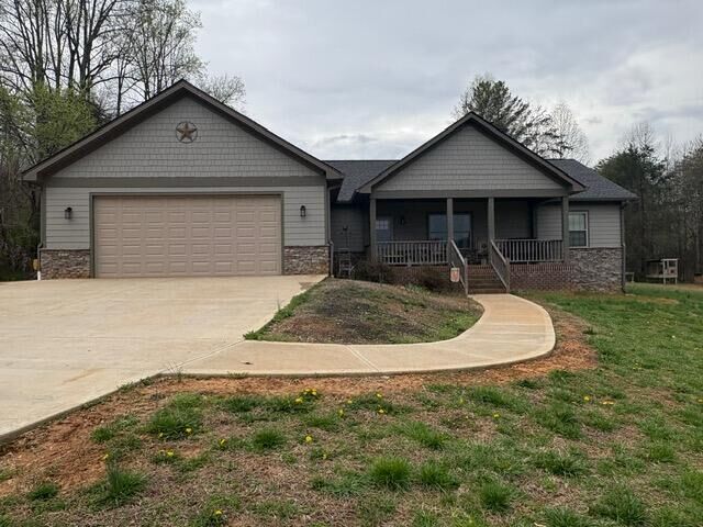 Property Photo: 836 Mockingbird Rd TN 37865